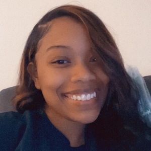 Meet your Posher, Kira